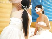 双飞新娘伴娘，两个美丽的小娘子一起伺候爽飞了，急速抽插内射高清完整版