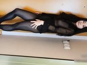 吐血推荐性感嫩模小洁私拍制服黑丝透视装诱惑 高清无水印