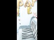 干爹的幸福生活8 露脸双飞情趣骚女 口交啪啪多姿势激情轮草 淫声浪语不断 直接无套内射撸管推荐