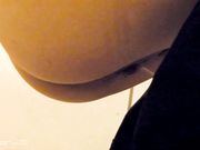 坐盗市最新流出美罗城商场的女人拿着手机换卫生巾的美眉