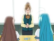 小女孩在尿尿的时候第一次尝试自慰