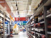 迪卡侬门事件女主角又玩出新高度真空逛超市商场随机拿各种货品自慰喷水还要时刻注意路人出现胆真大