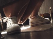 怪盗大神暗藏某商场女卫生间隔间连续偷拍来方便的妹子形态各异拍脸又拍下面能听到外面对话