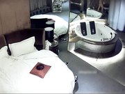 豪华套房偷拍短发美女被男友快速抽插妹子这小身板抱着操是太爽了