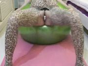 [母子乱伦精彩合集]-操逼自拍 母亲穿豹纹家中勾引