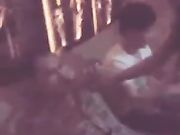 多人淫乱KTV包厢裸体用逼吸烟