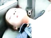 小姨子车上发骚让我舔她粉嫩的奶头