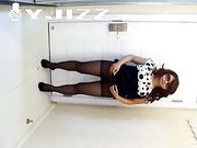 骚妇自拍 边打电话边口交