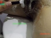 猥琐男终于把暗恋已久的高挑性感170CM大学美女灌醉带到酒店先把她洗干净刮完毛再猛烈的抽插!