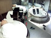 情趣酒店豪华套房TP国企领导秃顶大叔与小情人造爱没整好内射了小情人不愿意了对白精彩