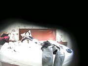 小旅馆偷拍秃顶大叔和少妇情人约炮看着情妇性感的逼毛干之前忍不住要先舔舔