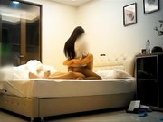 表格带表妹去开房，强行让表妹口交。