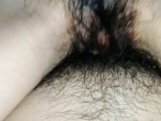 朋友家串门勾引正在玩电脑的漂亮小嫂子毛毛又黑又旺果然是个骚货