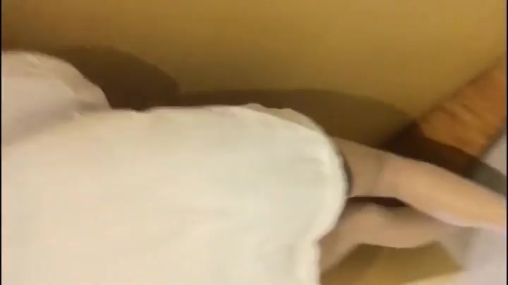 176最淫骚大二师妹自述 修长美腿穿着黑丝情趣内裤一线逼被震蛋两下就泛滥