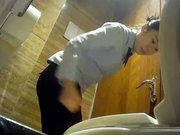 坐盗市最新流出酒店内部员工女厕偷拍几个服务员下面都很干净