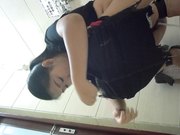 岛国某著名盗拍网站最新流出商场女厕偷拍最后一个妹子的文胸好怪异啊