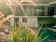 18岁惊艳美女挡不住冲动好想干作品 高颜值样貌顶级身材啪啪尤物，丰乳肥臀妹子极品太漂亮了鸡动720P高清