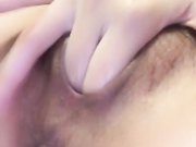 黑丝情趣长腿姑娘露脸女神级大秀，粗长黄瓜抽插阴道爆菊淫声浪语不断，手抠到高潮，鸡巴进去会不会断