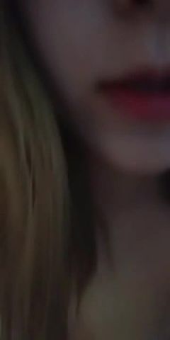 护士兼职依依露脸肉丝情趣，浴室奶浴非常诱惑，激情抠逼浪叫刮毛，道具抽插高潮不断