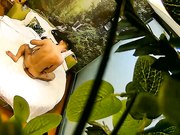 清新自然房不太持久的小伙提前开好房等待苗条年轻长发妹子来打炮听对白貌似是援交妹操完穿衣服就走