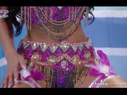 真会玩原始风情肉弹美女激情作品 一对车灯晃的人鸡动性奋，丰满好身材屁股挺翘浑圆一看就想操进去720P高清