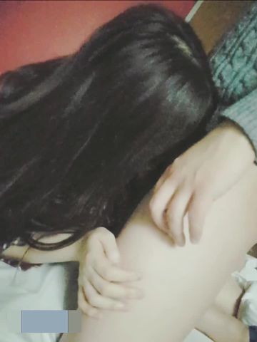 卡哇伊网红嫩妹酒店疯狂操3P超刺激 轮操无毛小嫩逼白浆淫水流 两根鸡巴轮流塞嘴吮吸