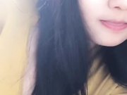 童颜巨乳新人主播谁家的十六第三弹露脸有点婴儿肥自慰激情，奶子很大长得很漂亮，手指扣逼淫声浪语真想干她