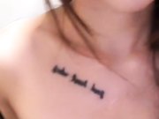 黑丝情趣长腿姑娘露脸女神级大秀第三弹，情趣内衣诱惑诱舞道具双插激情不断，淫水多的鸡巴进去能淹死