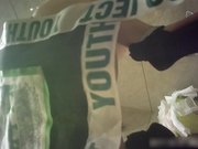 外站流出云上会所高清系列身材火辣的啤酒销售貌似被客人灌醉呕吐完尿尿