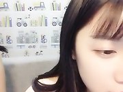 姐妹花暑假兼职表演全裸大秀美乳紧逼