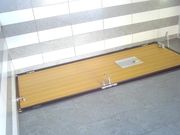 尾随妹子进女厕偷窥玩手机的高跟妹子