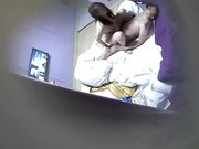 小旅馆偷拍和单位骚妇女同事开房骑在上面疯狂摇小一点的床都要被她摇塌了