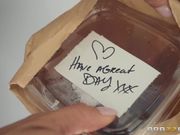 从抢劫案中救出的大屌男激烈性爱的熟女超人