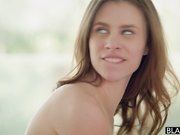 美女姐妹花性奋一起被搞啪啪作品 两个妹子一起挑逗勾引绝对受不了丰满肉肉一炮双响搞穴不停