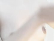 年轻貌美清纯妹子初音一多自慰大秀 身材苗条插穴自慰 饮水白浆流了不少