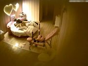 特色宾馆偷拍清纯漂亮大学美女与男友啪啪连干3次