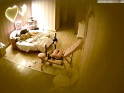 特色宾馆偷拍清纯漂亮大学美女与男友啪啪连干3次