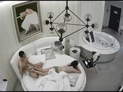 眼镜男喜欢舔脚挑逗一番直接扒掉美女白领内裤露出大白屁股强势插入快速抽送凄惨动人呻吟声随啪啪声齐响小伙真猛