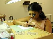 办公室里被上司玩弄的大奶女人