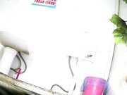 集体宿舍公共卫生间偷拍打工妹和男朋友刚打完炮内裤都是分泌物