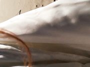 包皮哥海边艳遇离异富姐大冷天直接脱下裤子就在户外无套猛插