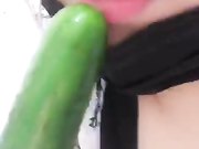 毛多萌妹子椅子上黄瓜自慰高潮出白浆