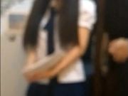 网红姐演绎乱伦妈妈不在家被爸爸舌吻摸胸挑逗脱光强行啪啪