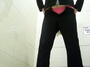 商场厕拍系列你没见过的双层开档内裤