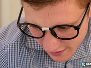 诱惑大鸡巴少年做爱的美熟女