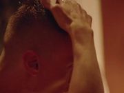 颜值不错身材青涩娇嫩两个小美女争抢吞吐超冲动