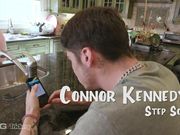 用假约会诱骗儿子做爱的骚母亲