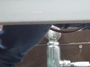 国内高校女厕近距离偷拍漂亮红内裤气质美女