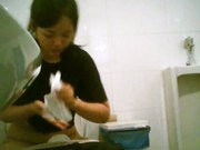 健身俱乐部偷拍来跳健美操的少妇有几个身材还可以