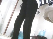 大学女厕所系列身材瘦弱的妹子一脸的清纯